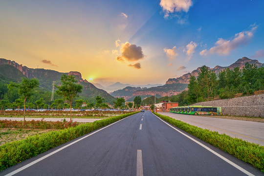 山区旅游公路