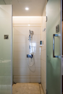 酒店盥洗间淋浴