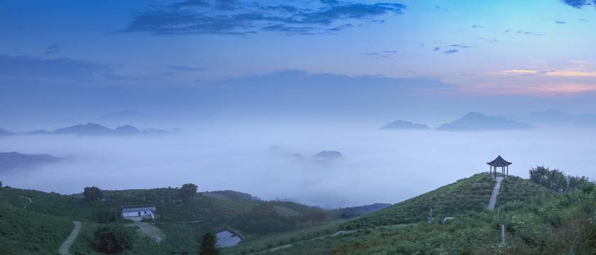 朝霞云海山脉自然景观