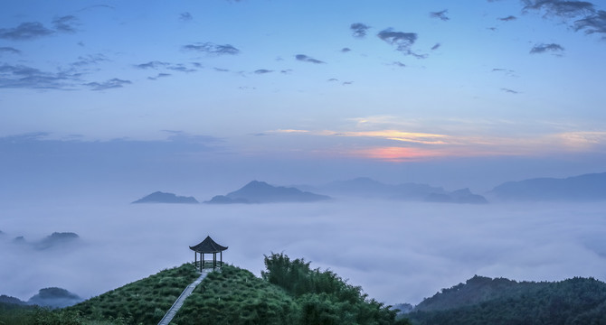 朝霞云海山脉自然景观