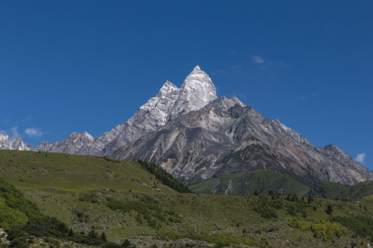 克麦隆神山风光