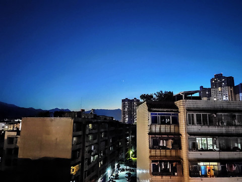 傍晚的启明星