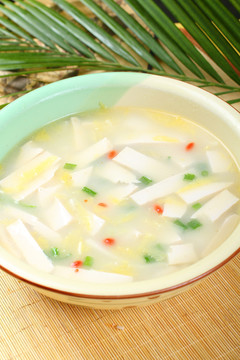 鱼头豆腐汤