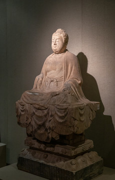 白石雕释迦坐像