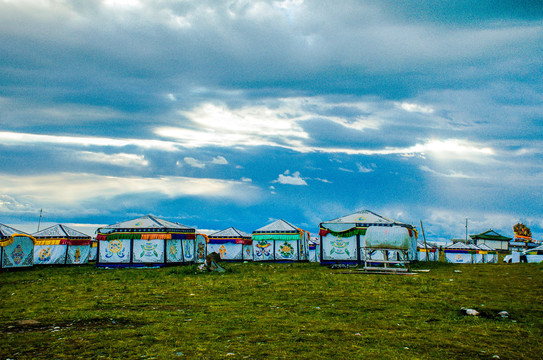 草原蒙古包