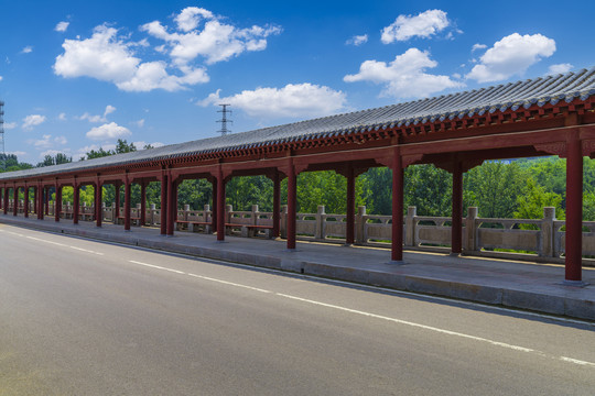 长廊和公路景观