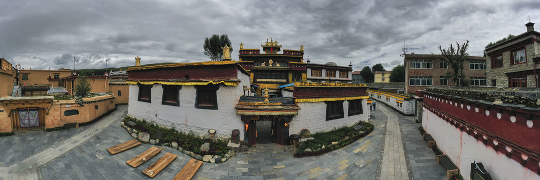 第七世达赖喇嘛故居全景图