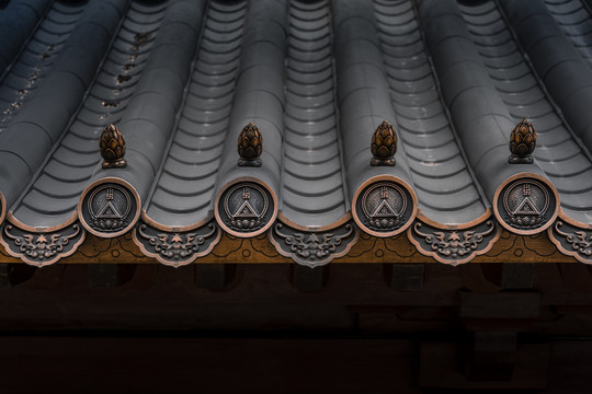 静安寺青瓦
