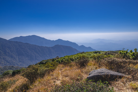 大山山区远山山脉