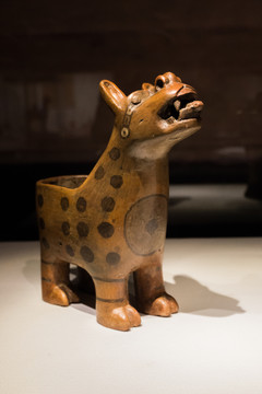 迪亚瓦纳科文化大羊驼形陶香炉