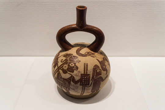 莫切文化战士俘虏细纹陶瓶