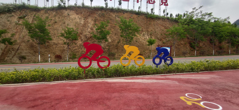 自行车运动员雕塑