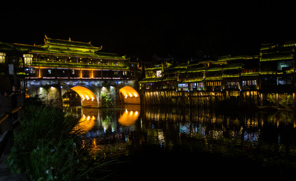 凤凰古城夜景