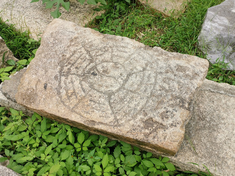 古代石刻八卦图案