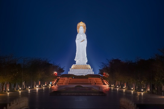 海南三亚南海观音夜景