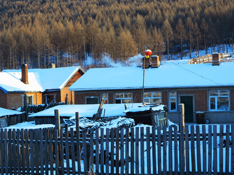 大兴安岭林场山村农舍雪景