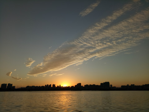 夕阳下云彩