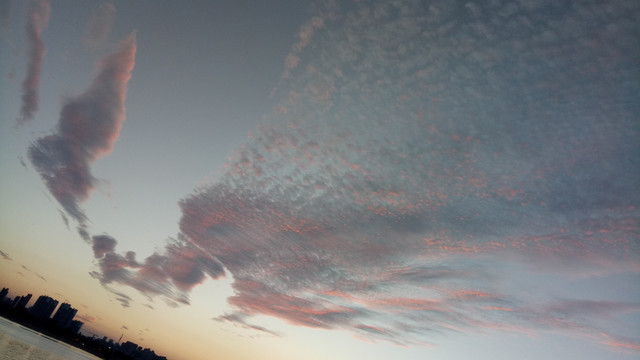 夕阳下云彩