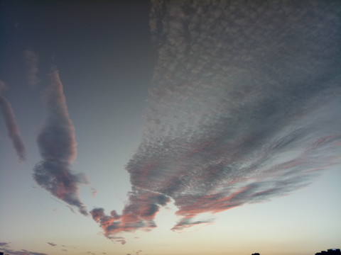 夕阳下云彩
