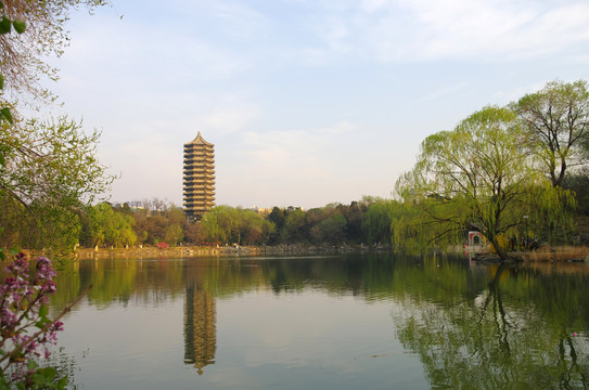 北京大学燕园校区博雅塔