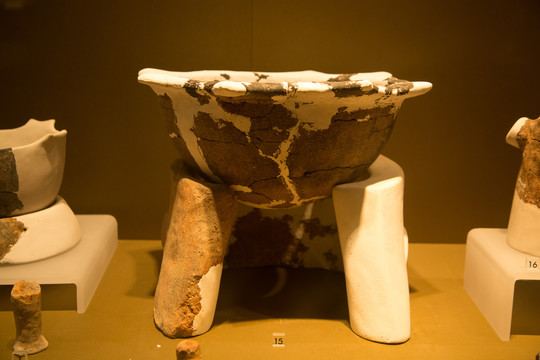 南京博物院里的陶罐