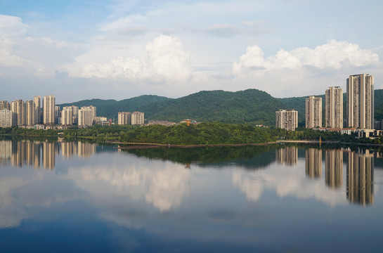 水边城市