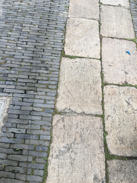 马路边