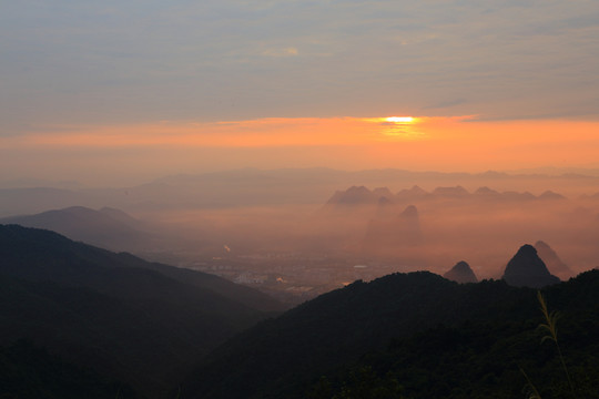 尧山日出