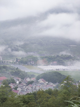 晨雾中的桐庐山村17