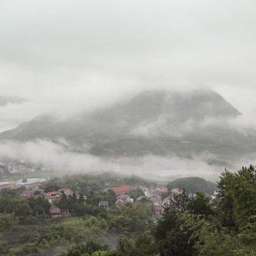 晨雾中的桐庐山村23