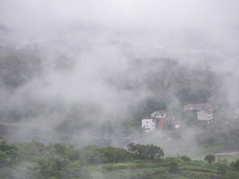 晨雾中的桐庐山村44