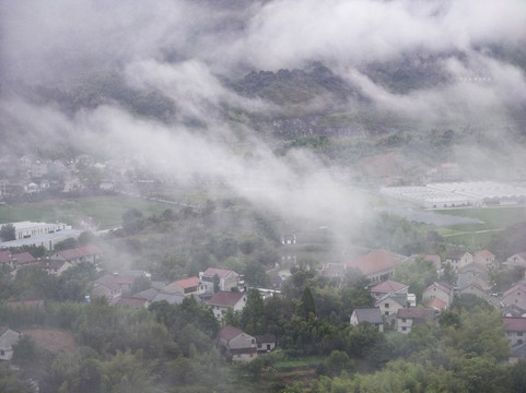 晨雾中的桐庐山村47