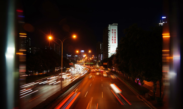 城市夜晚灯光道路车流延时摄影