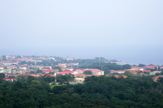 北戴河联峰山鸟瞰市区建筑群