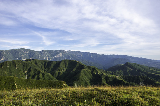 崇山峻岭