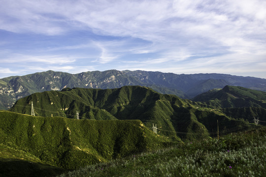 崇山峻岭