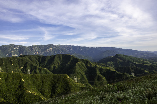 崇山峻岭