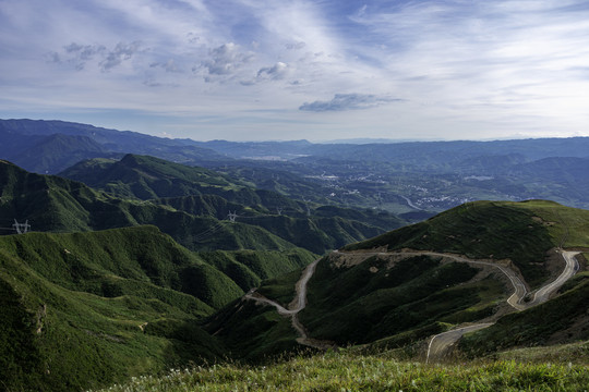 青山丘陵