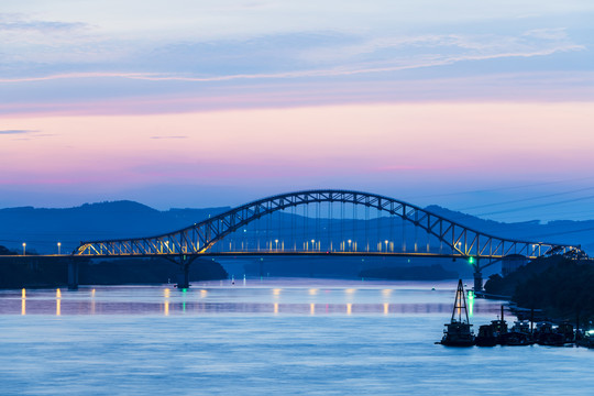 柳州白露大桥黄昏夜景