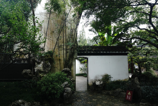 中式建筑白墙黑瓦