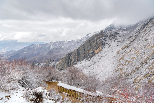 达拉岗布山