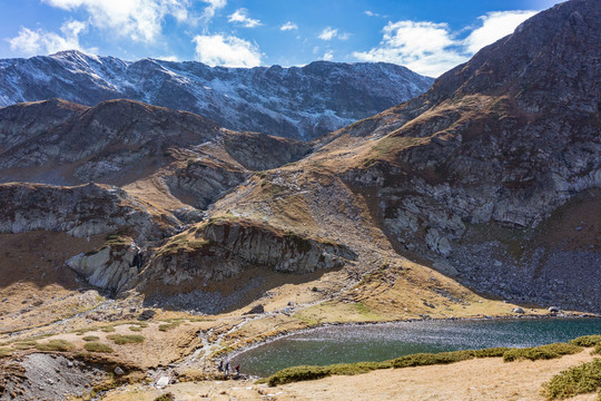 保加利亚山区七里拉湖区景观