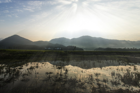 清晨的山间