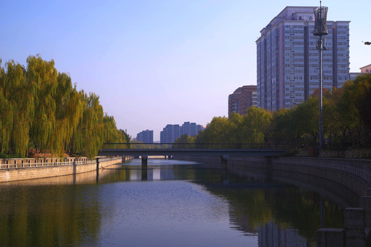 北京营城建都滨水绿道慢性系统