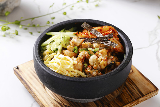 石锅鸡肉饭