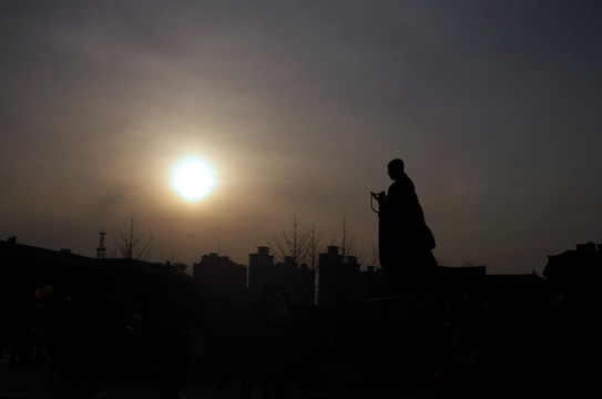西安大雁塔景区三藏法师雕像