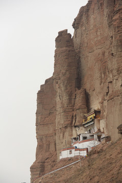 山壁上的寺庙