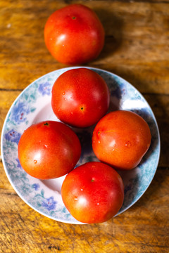 新鲜的西红柿番茄