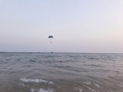 沙滩降落伞