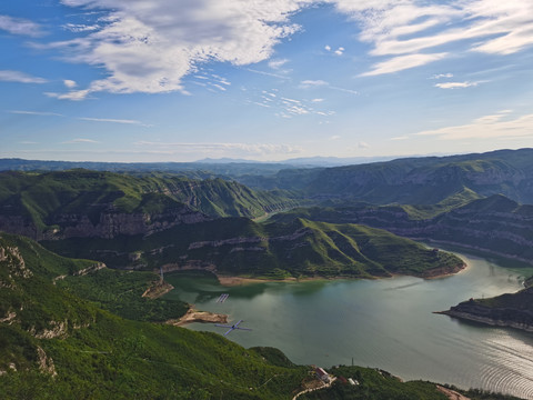 汾河二库蓝天白云崇山峻岭